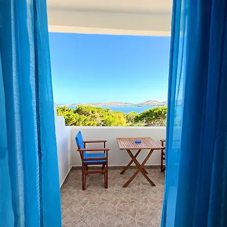 Dora * Parikia (Paros)